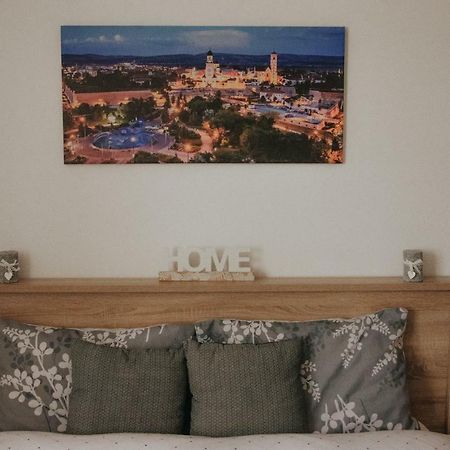 Апартаменты Apartament 1 Decembrie Алба-Юлия Экстерьер фото