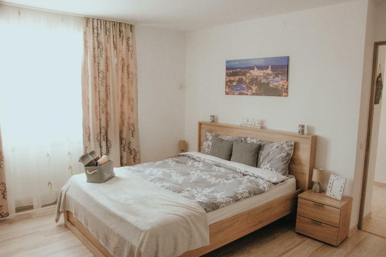 Апартаменты Apartament 1 Decembrie Алба-Юлия Экстерьер фото